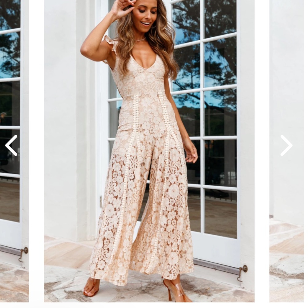 What’s not to love about this gorgeous cream lace romper. Perfect for any vent